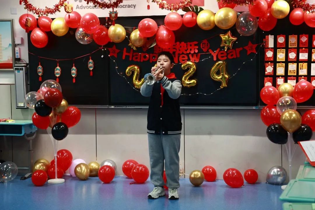 扬帆奋楫 共启华章丨山师大附小五年级三班元旦联欢会精彩上演
