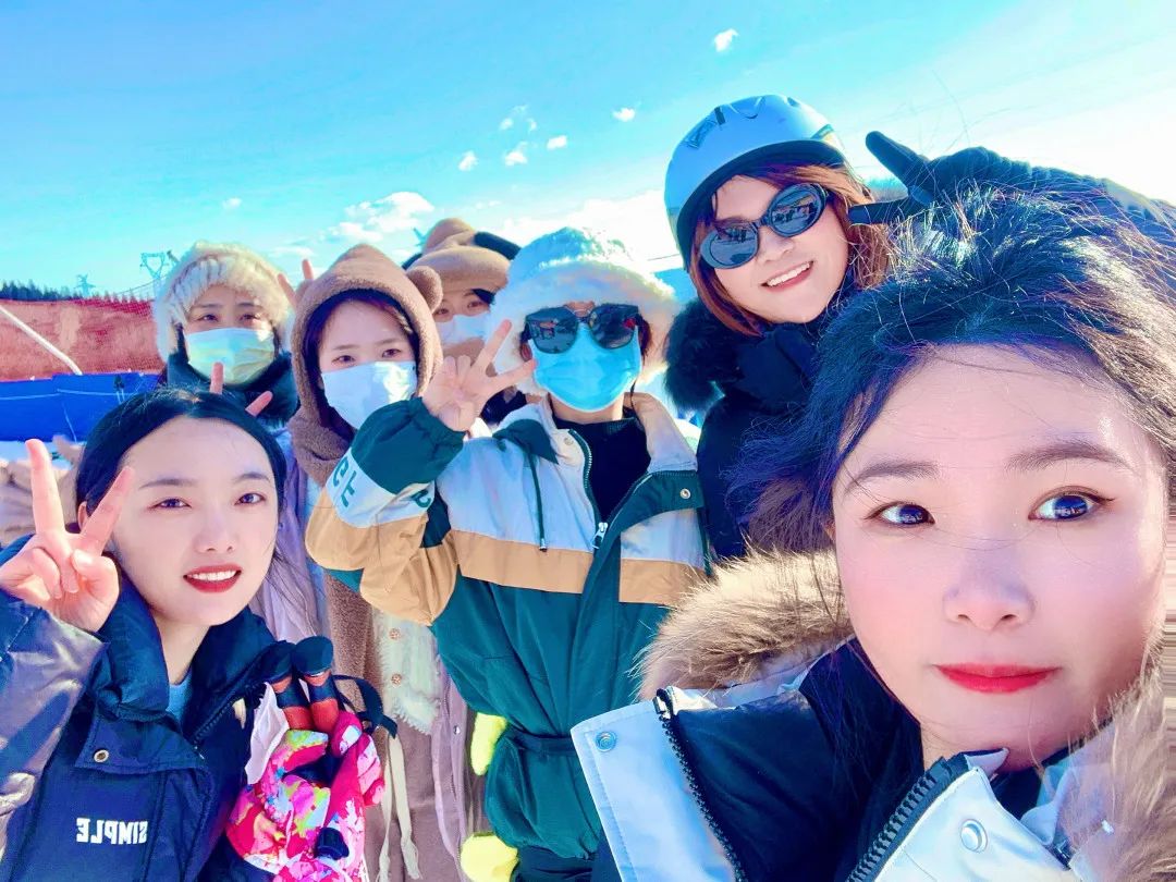 激情工作，快乐生活！来看莎蔓莉莎的酷girl们飒爽出游