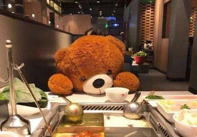 自制锅底收费，是海底捞“玩不起”还是“羊毛党”太过分？