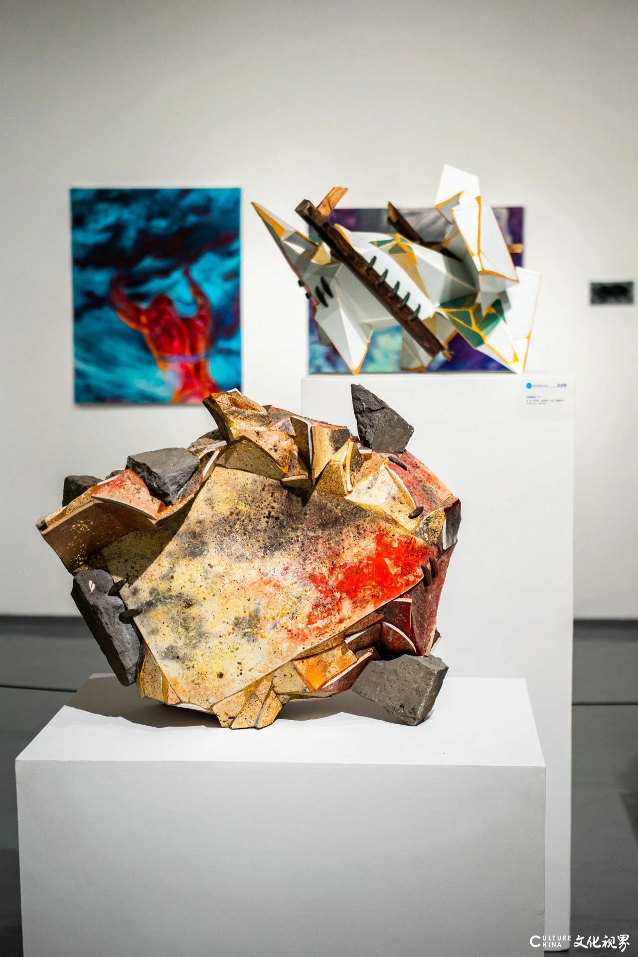 孟胡蝶·在“找碴对缝”中重构完整丨中国当代陶瓷名家邀请展暨首届中国·宋庄陶瓷协会作品展