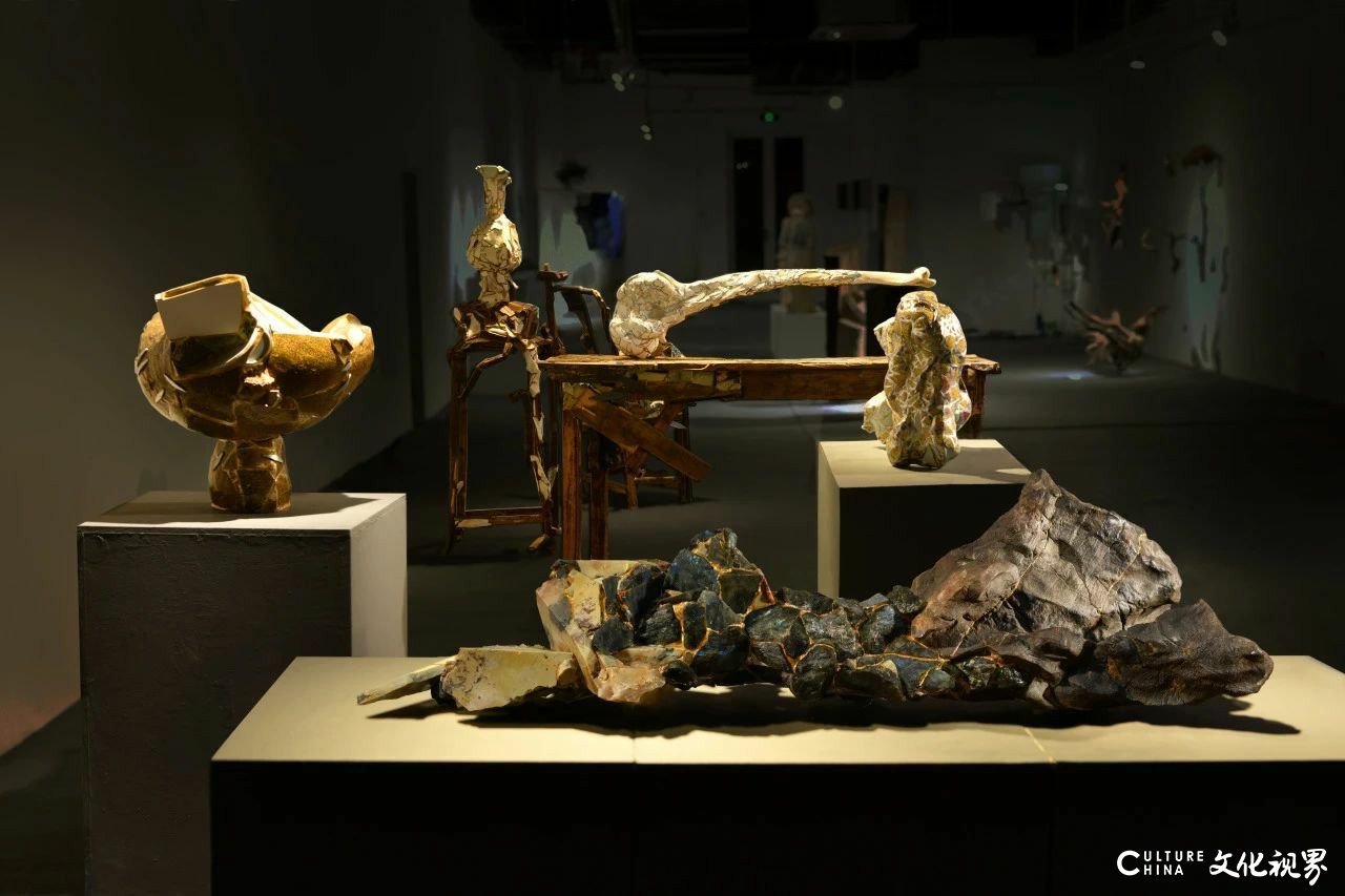 孟胡蝶·在“找碴对缝”中重构完整丨中国当代陶瓷名家邀请展暨首届中国·宋庄陶瓷协会作品展