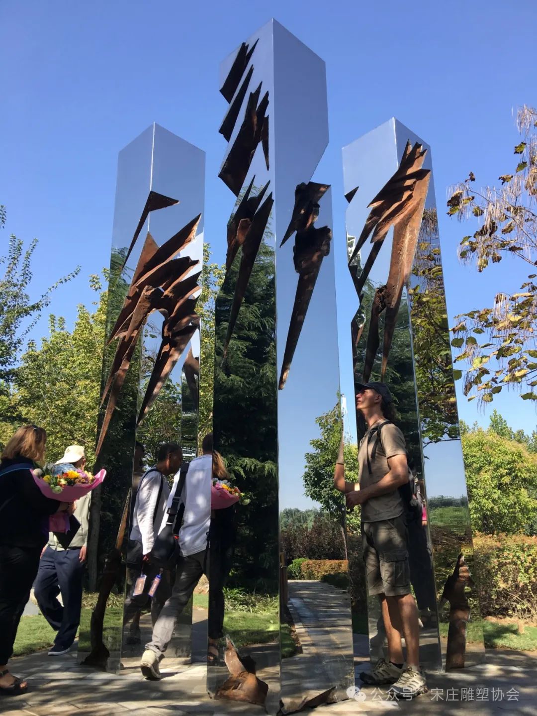 宋庄艺术区·户外美术馆计划2024——工作室雕塑大展 | 冯崇利：将笔墨意蕴熔铸到雕塑空间