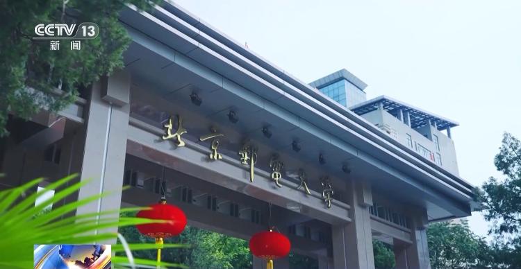 大学生论文“ai味儿”渐浓怎么办？看高校如何为ai工具使用“立规矩”