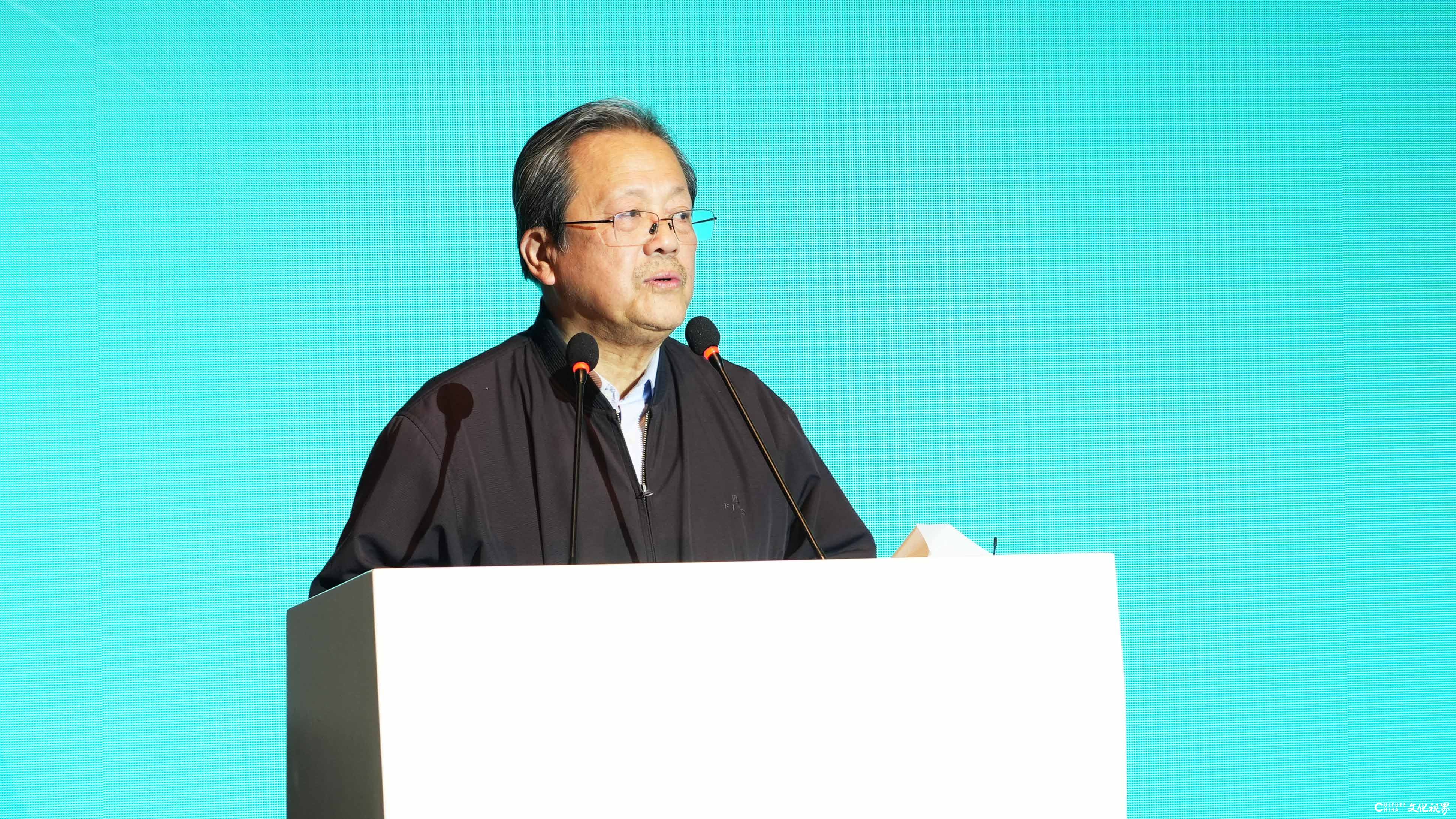 “ai时代的艺术——第三届济南国际双年展研讨会”昨日在山东美术馆举办