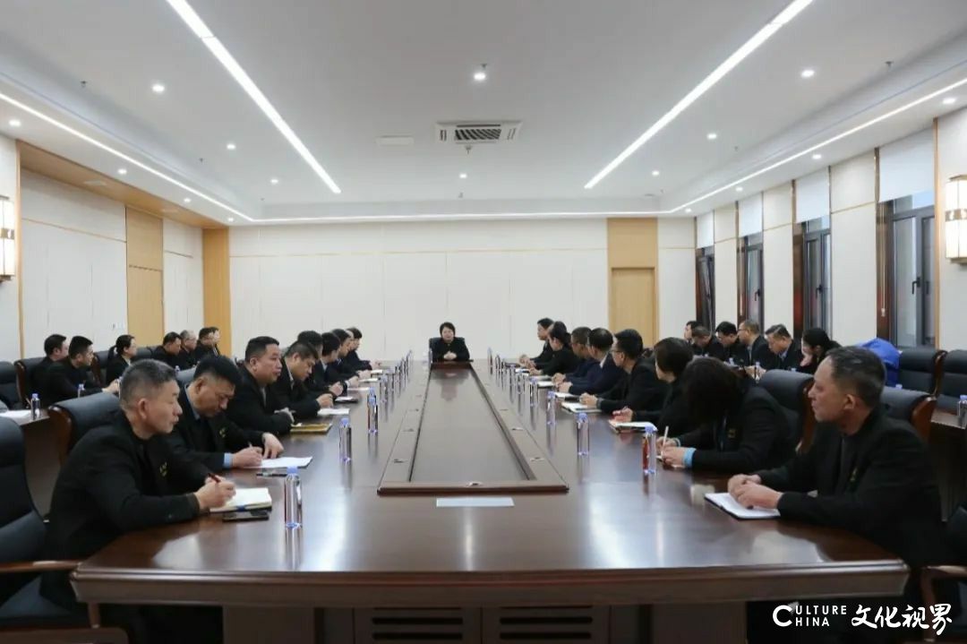 得利斯集团董事长郑思敏昨启程赴京履职全国两会