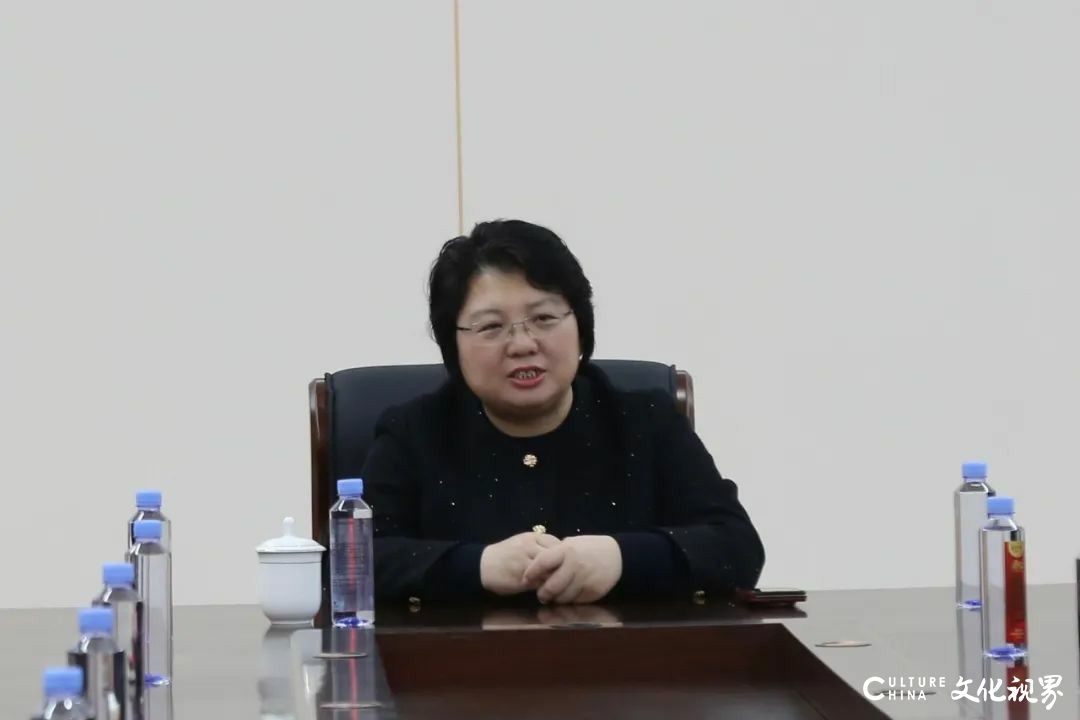 得利斯集团董事长郑思敏昨启程赴京履职全国两会