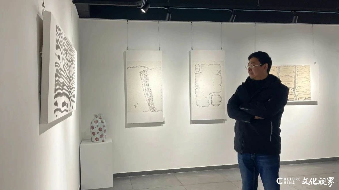 漫谈紫砂艺术的古韵新彩——何晓佑、邓嵘、刘进一行到访宜兴吴鸣艺术馆