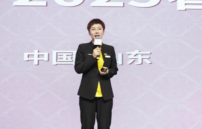 百台仪器，千万投资，万分美丽——莎蔓莉莎“2025春季年会”盛大开启