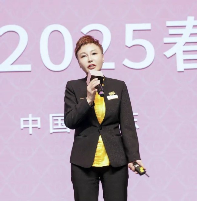 百台仪器，千万投资，万分美丽——莎蔓莉莎“2025春季年会”盛大开启