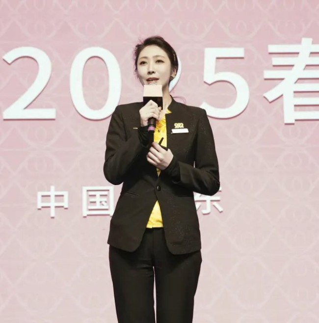 百台仪器，千万投资，万分美丽——莎蔓莉莎“2025春季年会”盛大开启