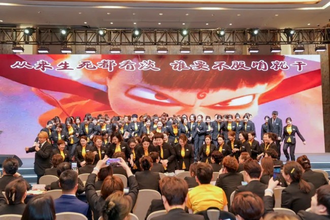 百台仪器，千万投资，万分美丽——莎蔓莉莎“2025春季年会”盛大开启