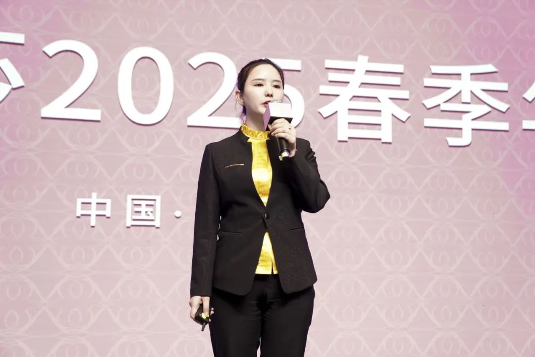 莎蔓莉莎“2025春季年会”｜六位精英登台分享，开启全员“头脑风暴”