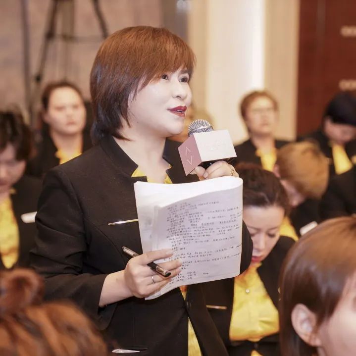 莎蔓莉莎“2025春季年会”｜六位精英登台分享，开启全员“头脑风暴”