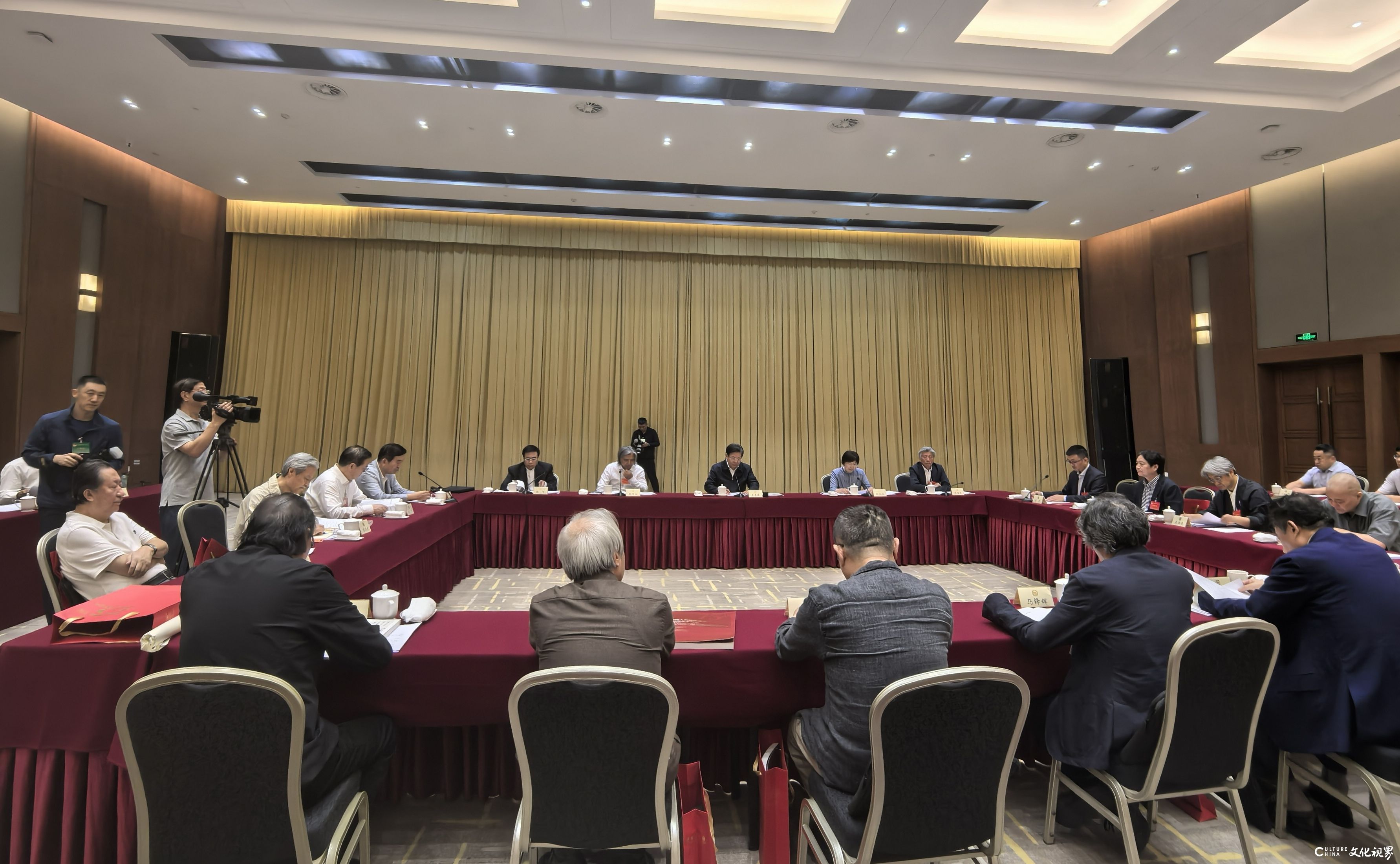 全国政协书画室书法美术作品展在京展出，民革中央画院院长孔维克参加活动