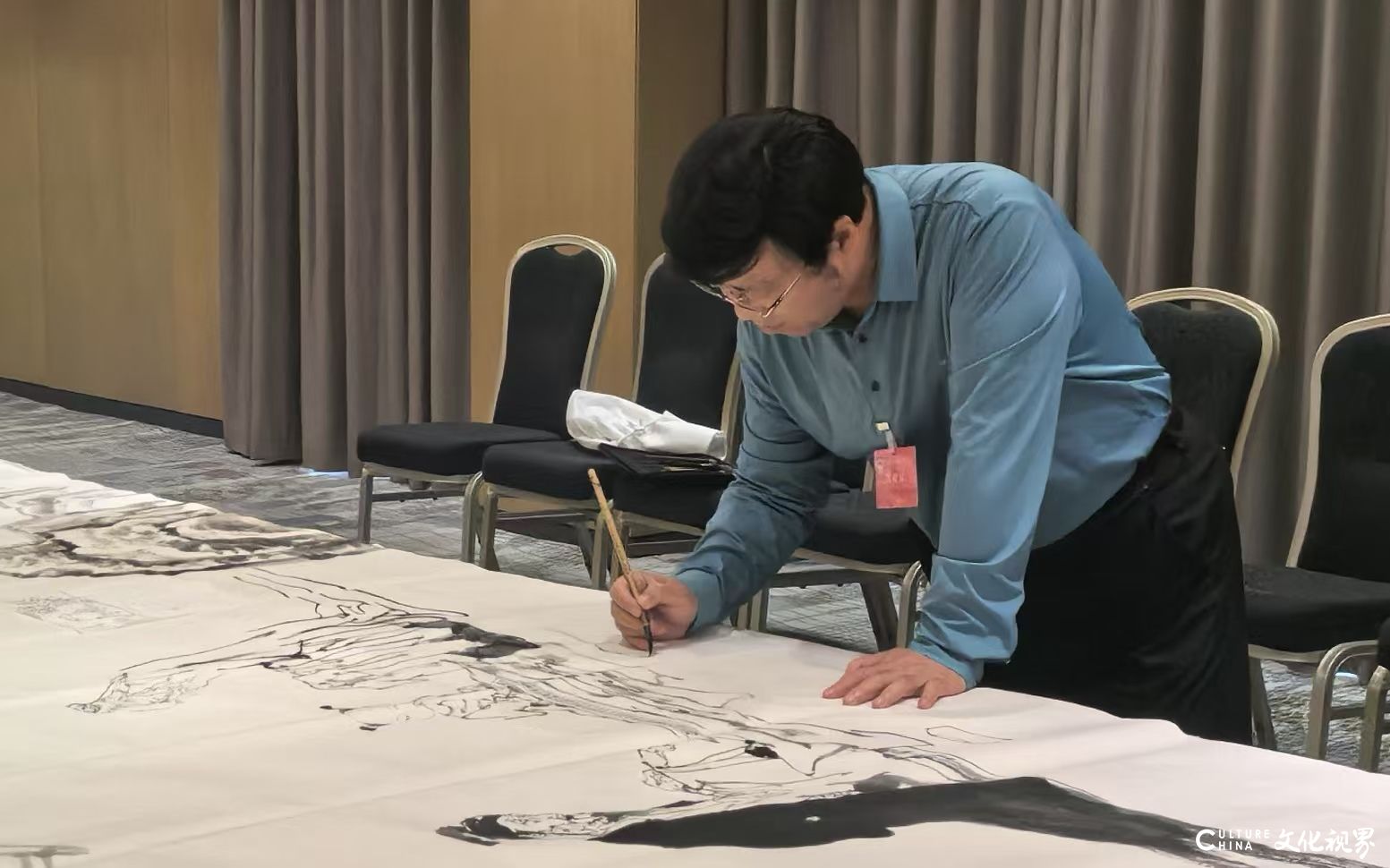 全国政协书画室书法美术作品展在京展出，民革中央画院院长孔维克参加活动