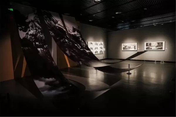 让传统水墨在展厅“活”起来 | “日月同辉——清华大学美术学院陈辉教授水墨作品江苏巡展”策展总结座谈会