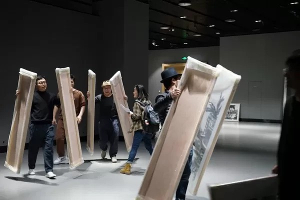 让传统水墨在展厅“活”起来 | “日月同辉——清华大学美术学院陈辉教授水墨作品江苏巡展”策展总结座谈会