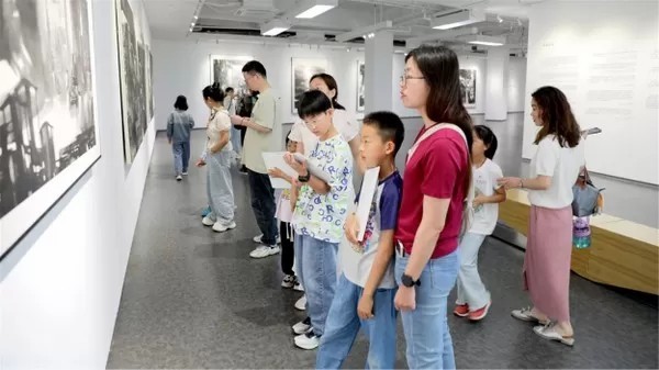 让传统水墨在展厅“活”起来 | “日月同辉——清华大学美术学院陈辉教授水墨作品江苏巡展”策展总结座谈会