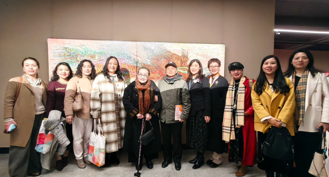 湖北省女美术家协会成立，谢晓红当选会长