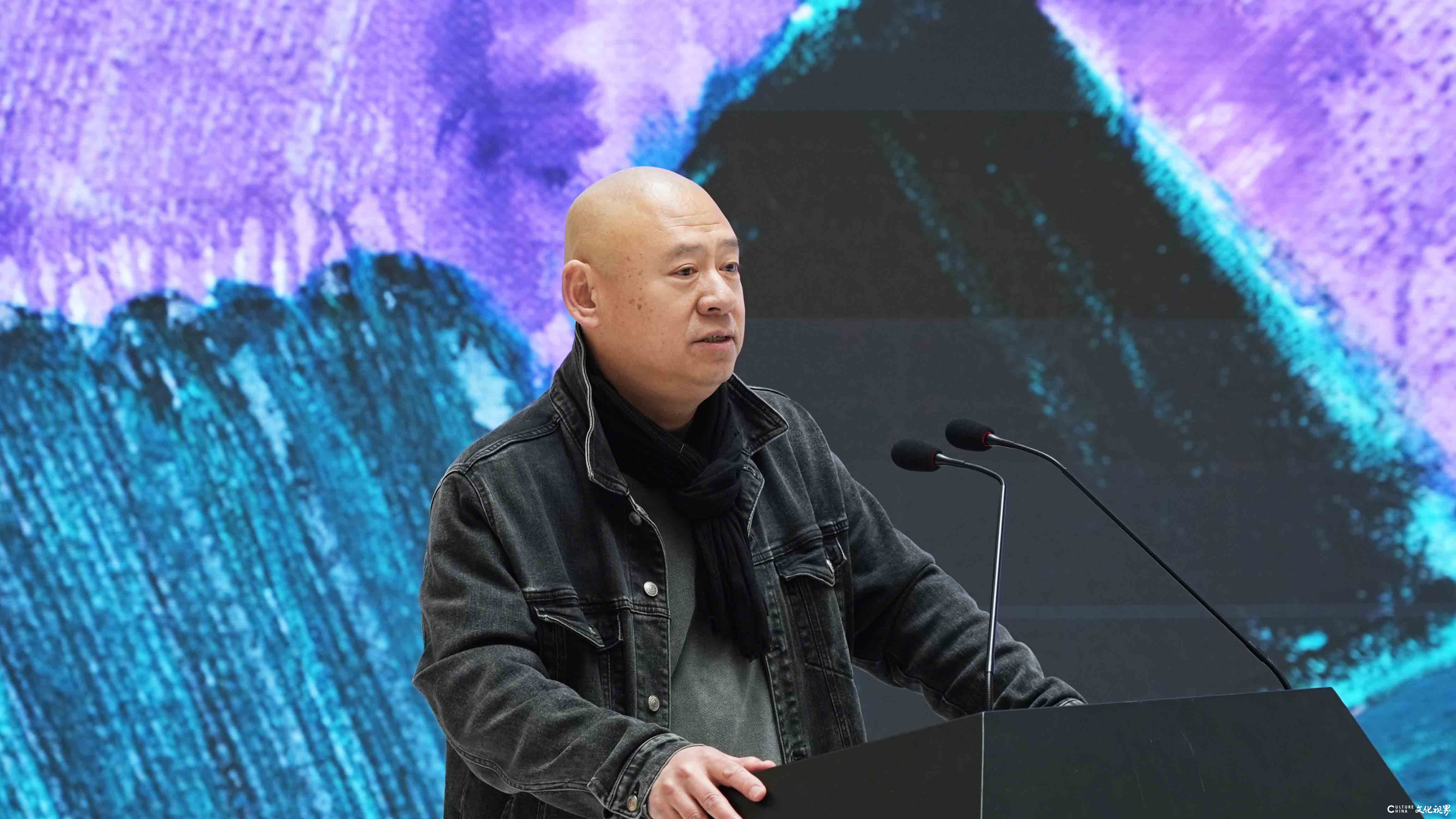 “无人之境——田卫平绘画作品展”昨日在威海开幕