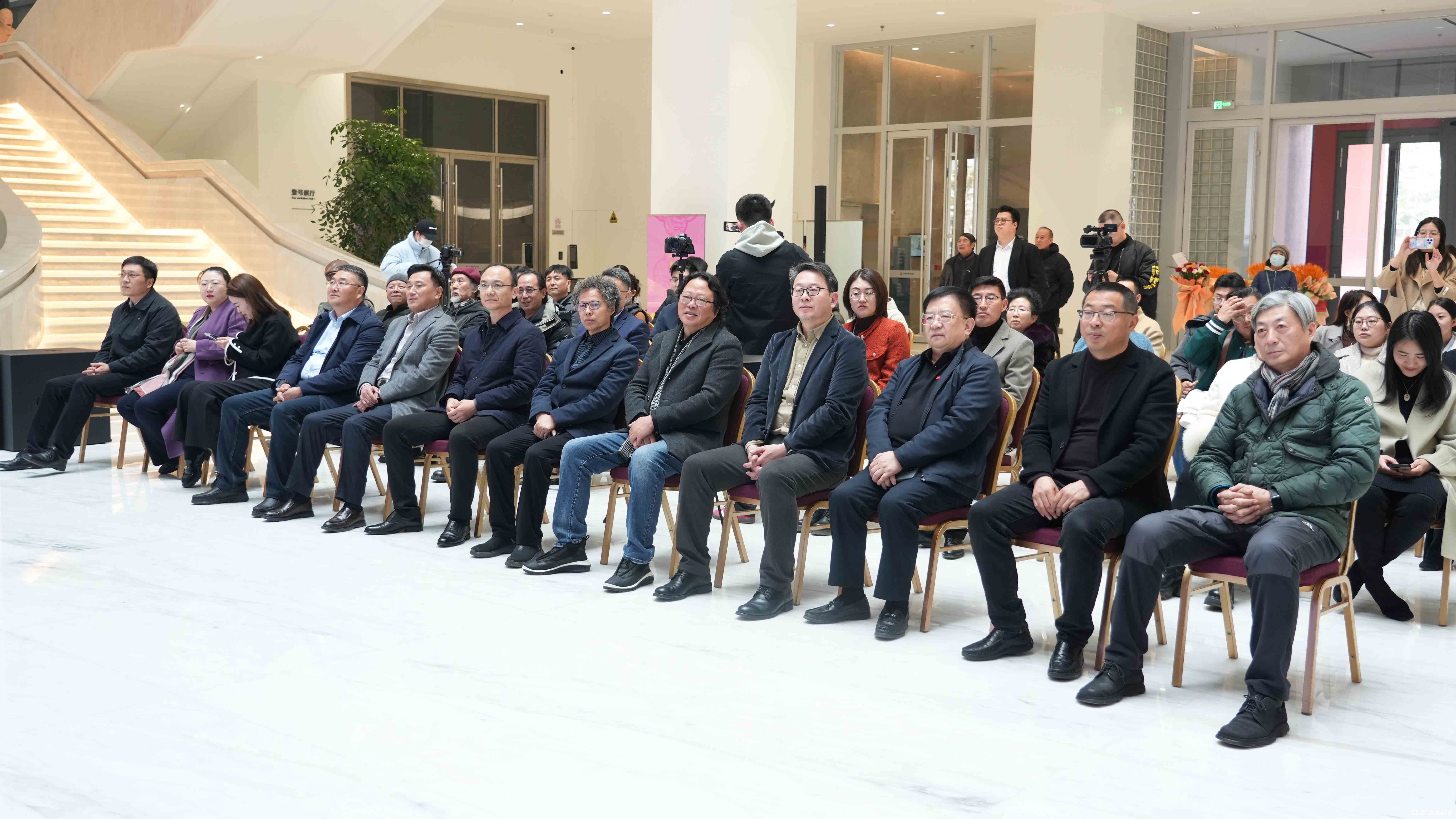 “无人之境——田卫平绘画作品展”昨日在威海开幕