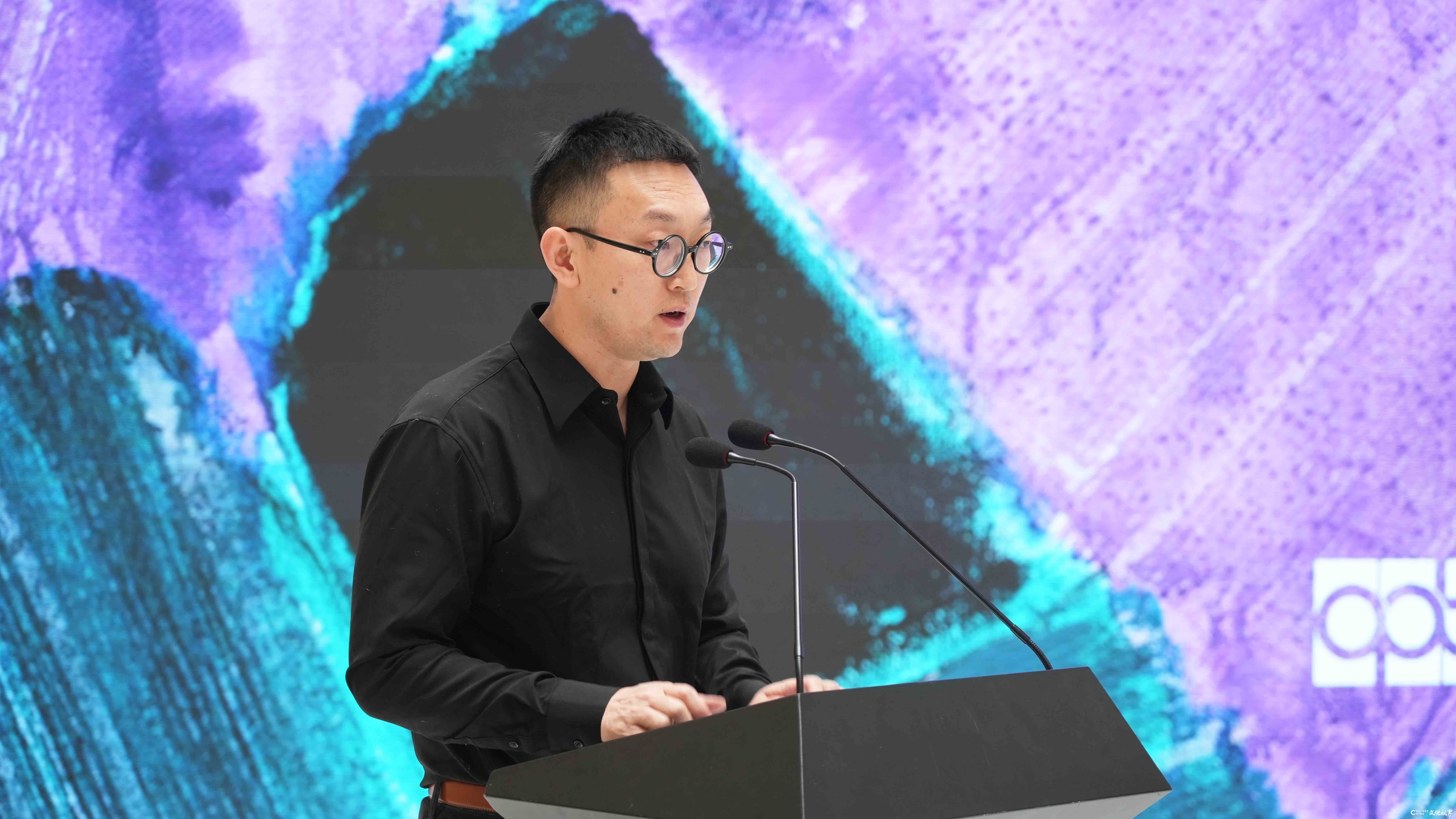 “无人之境——田卫平绘画作品展”昨日在威海开幕