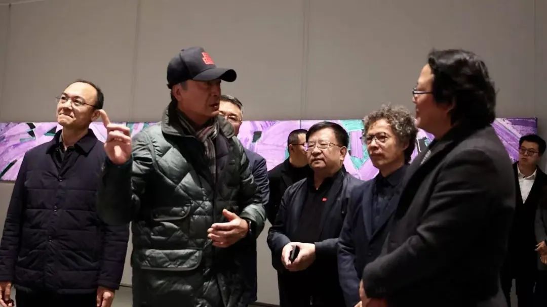 “无人之境——田卫平绘画作品展”昨日在威海开幕