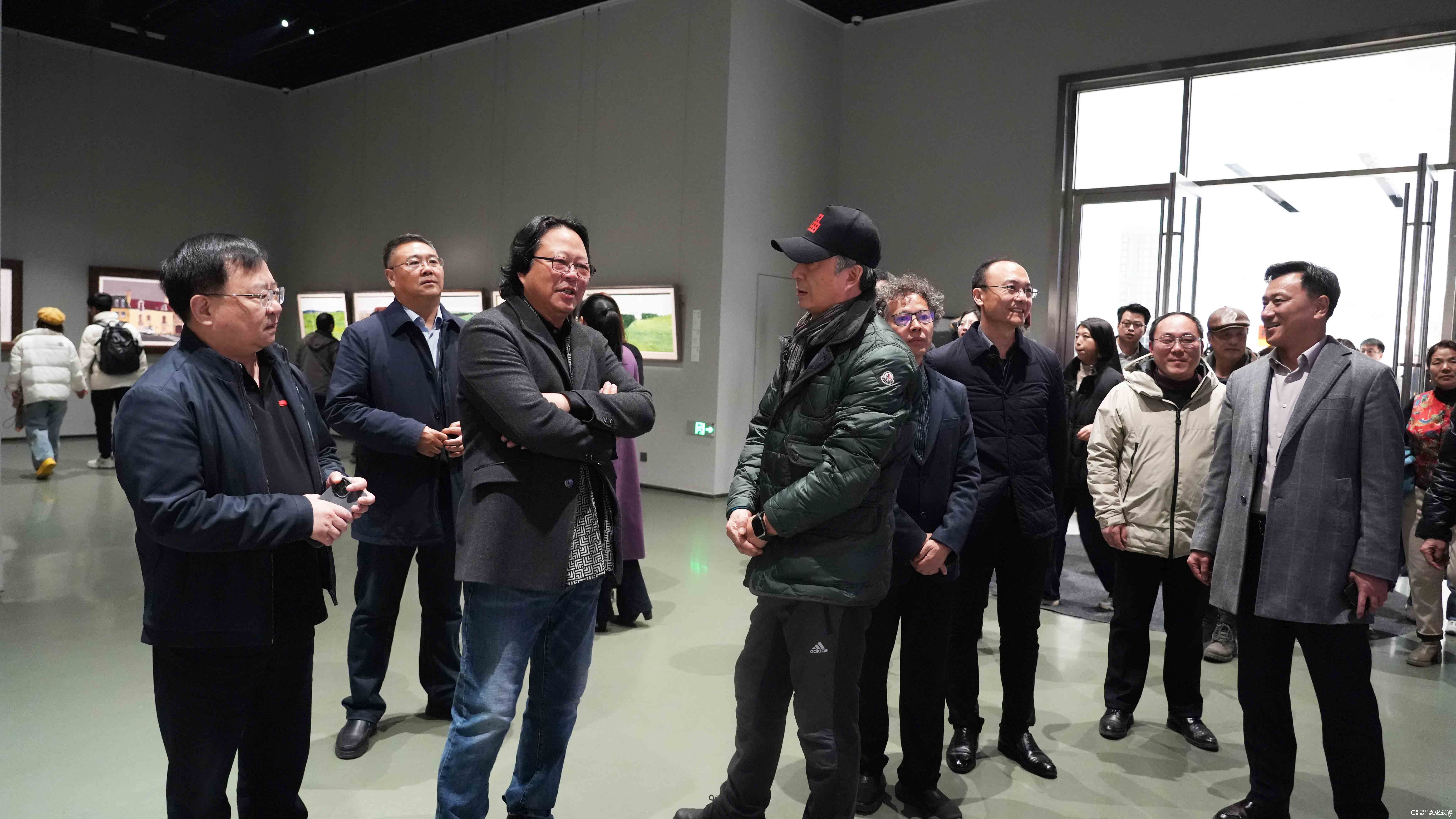 “无人之境——田卫平绘画作品展”昨日在威海开幕