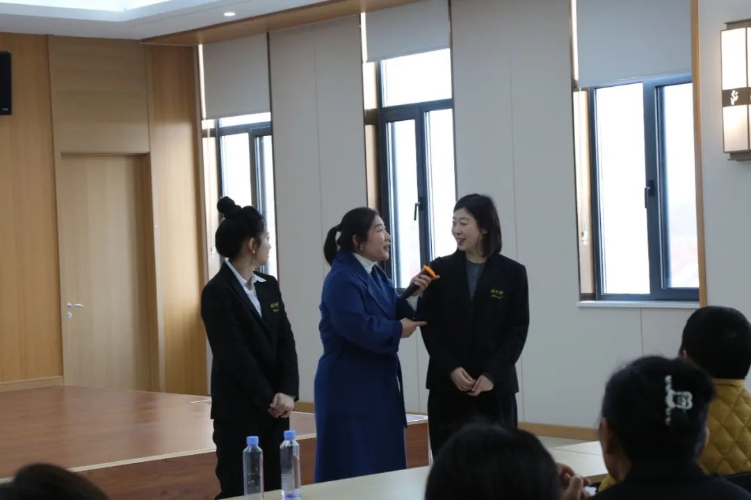 得利斯昨日举行庆祝国际劳动妇女节暨巾帼建功先进个人表彰大会