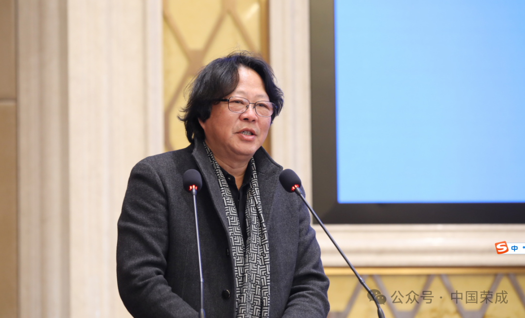 威海荣成市油画学会昨日成立，许青当选为学会主席