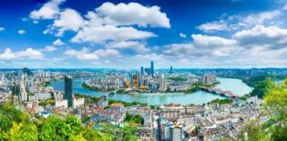 马悦英丨秀丽的山水风光、鳞次栉比的高楼、完备的工业体系……柳州初印象
