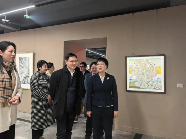 “楚韵芳华——首届湖北省女美术家作品展”在湖北省美术院美术馆开展，展期至3月23日