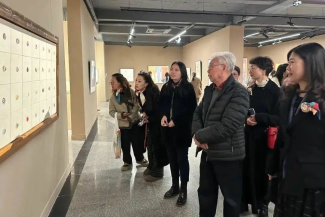 “楚韵芳华——首届湖北省女美术家作品展”在湖北省美术院美术馆开展，展期至3月23日