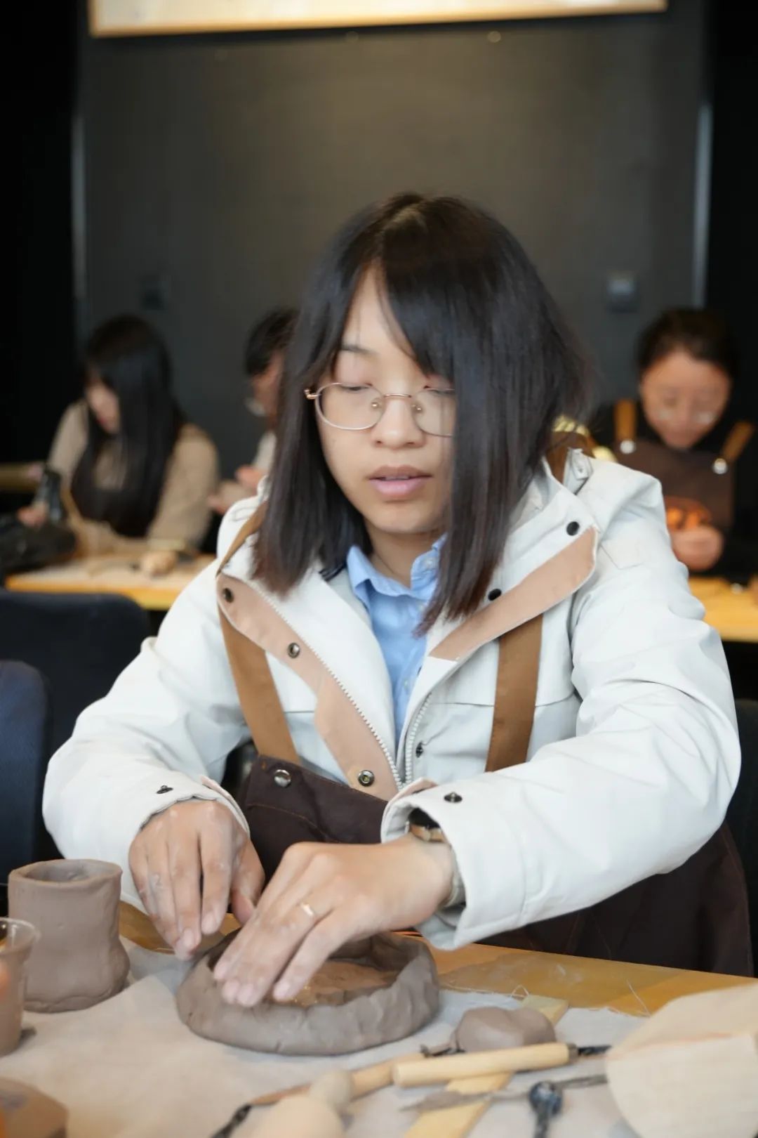 共塑陶艺展风采——钞氏兄弟（钞子艺、钞子伟）陶艺坊携手辰园举办三八妇女节主题陶艺教学活动