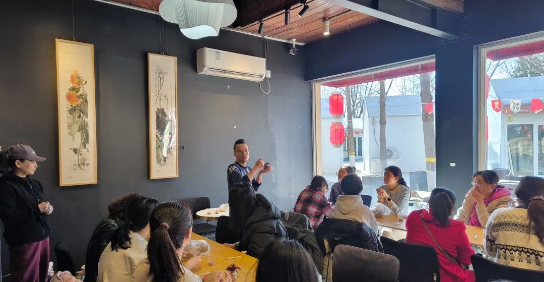 共塑陶艺展风采——钞氏兄弟（钞子艺、钞子伟）陶艺坊携手辰园举办三八妇女节主题陶艺教学活动