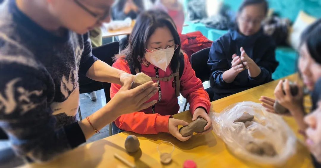共塑陶艺展风采——钞氏兄弟（钞子艺、钞子伟）陶艺坊携手辰园举办三八妇女节主题陶艺教学活动