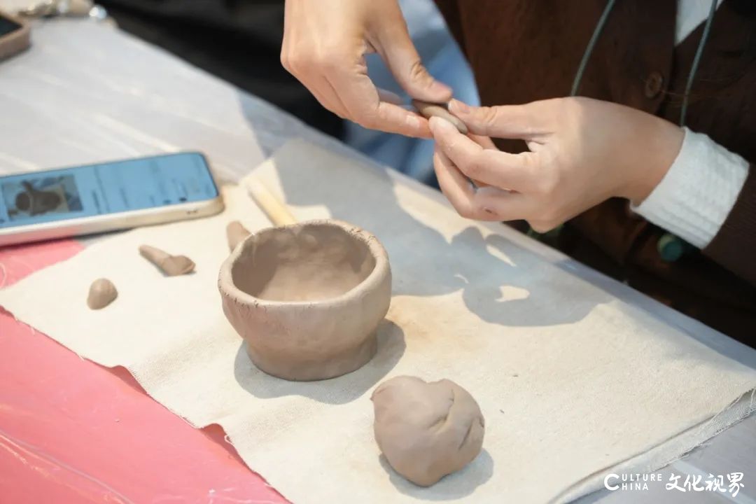 共塑陶艺展风采——钞氏兄弟（钞子艺、钞子伟）陶艺坊携手辰园举办三八妇女节主题陶艺教学活动