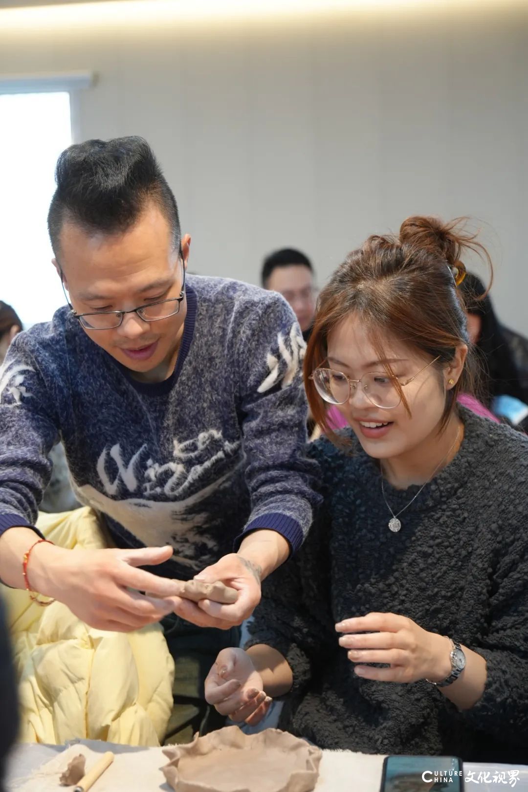 共塑陶艺展风采——钞氏兄弟（钞子艺、钞子伟）陶艺坊携手辰园举办三八妇女节主题陶艺教学活动
