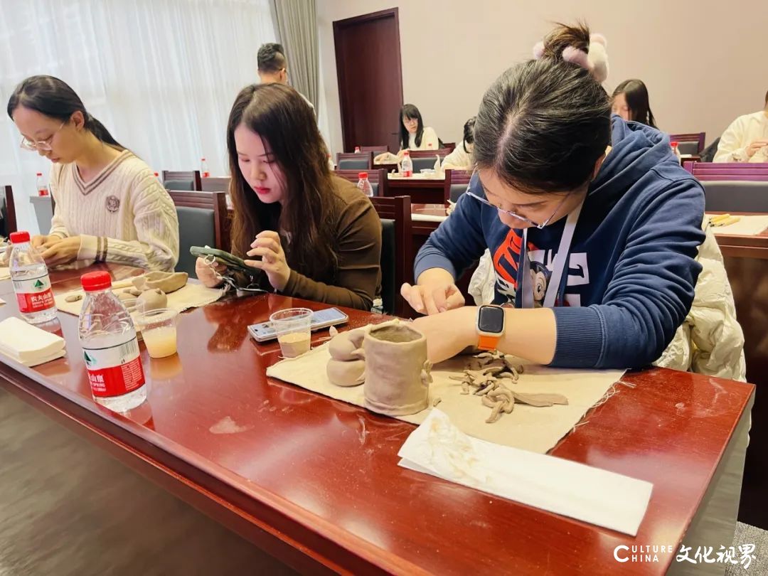 共塑陶艺展风采——钞氏兄弟（钞子艺、钞子伟）陶艺坊携手辰园举办三八妇女节主题陶艺教学活动