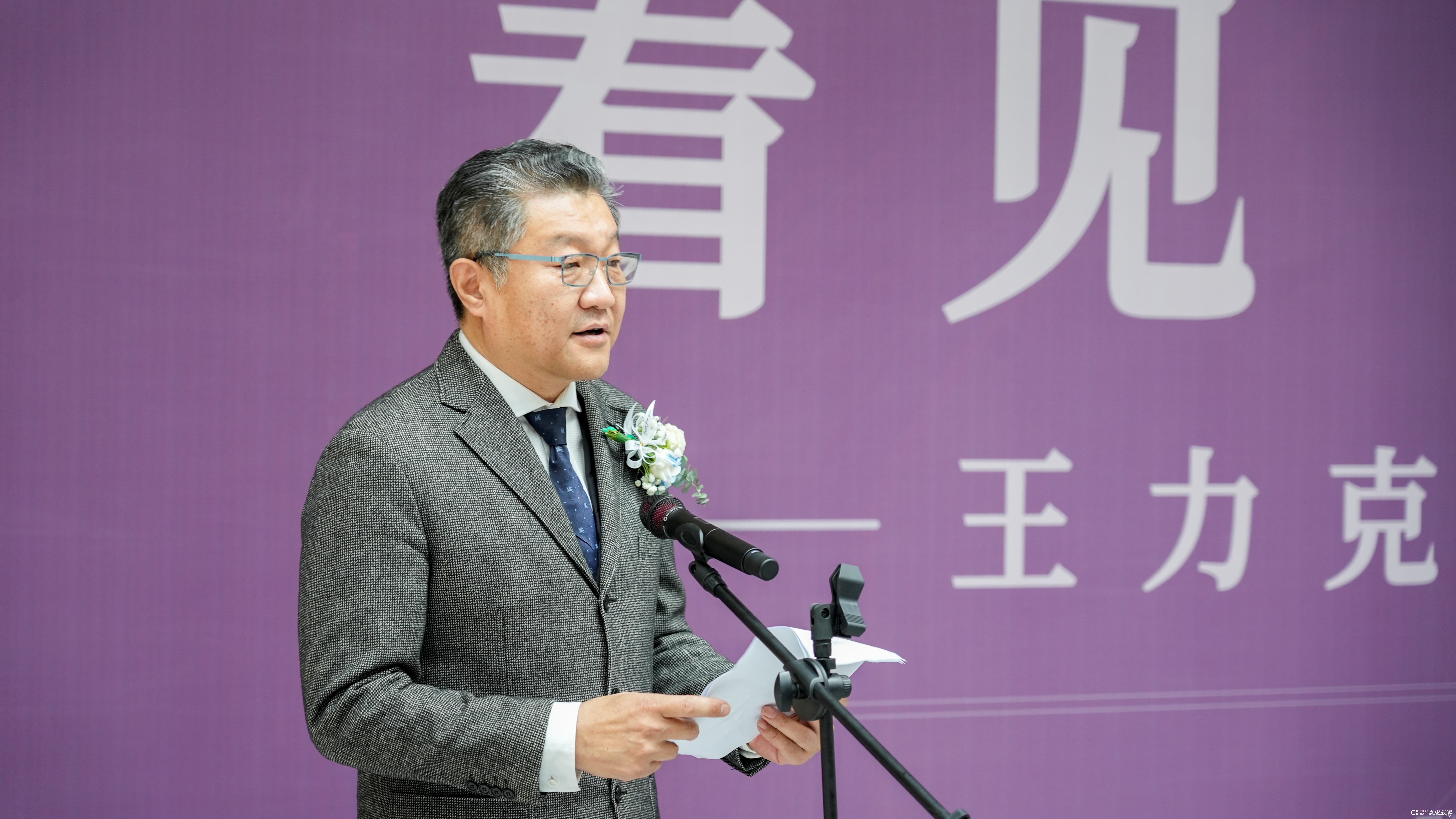 “看见——王力克油画作品展” 昨日在山东大学开幕