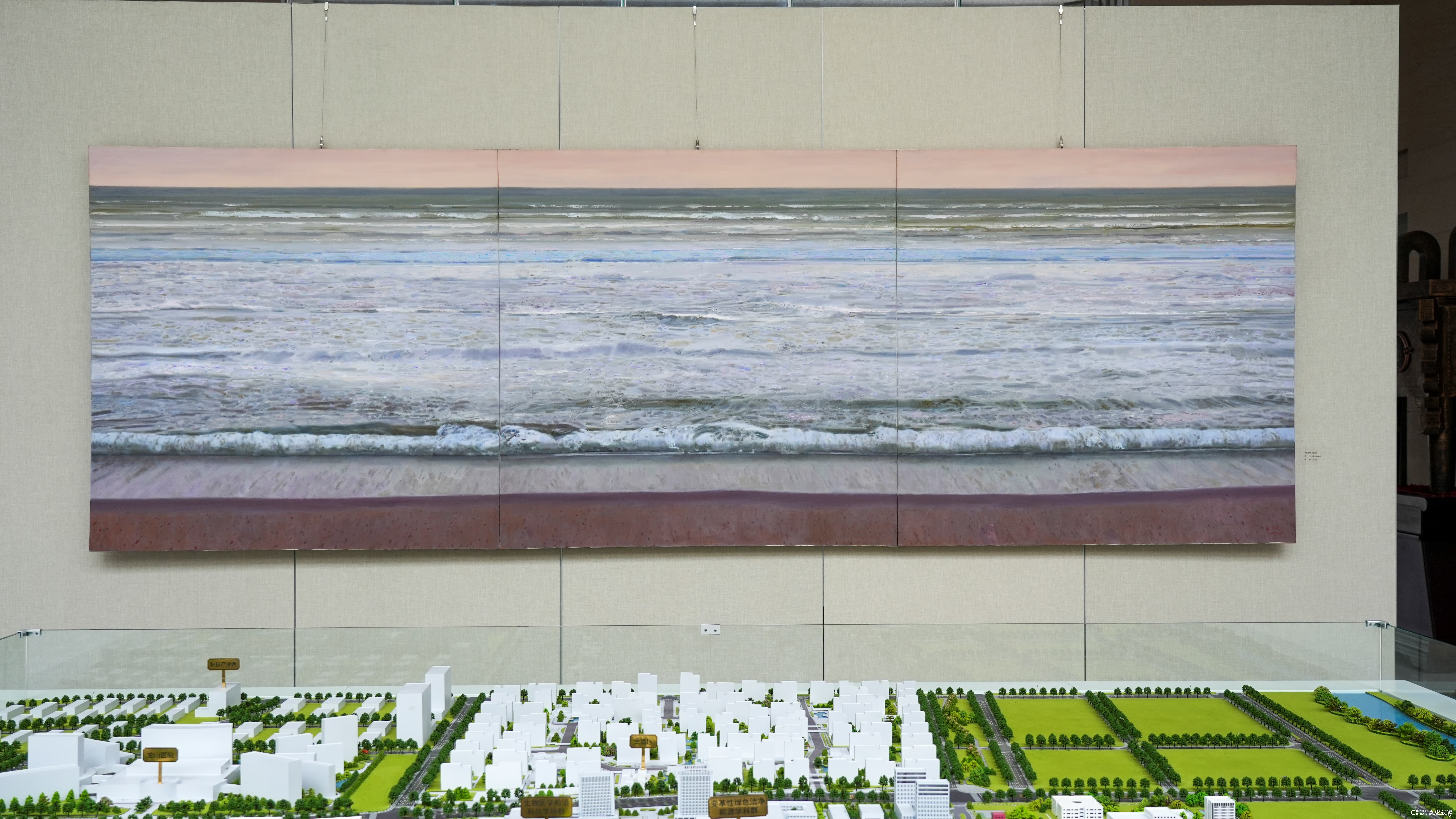 “看见——王力克油画作品展” 昨日在山东大学开幕