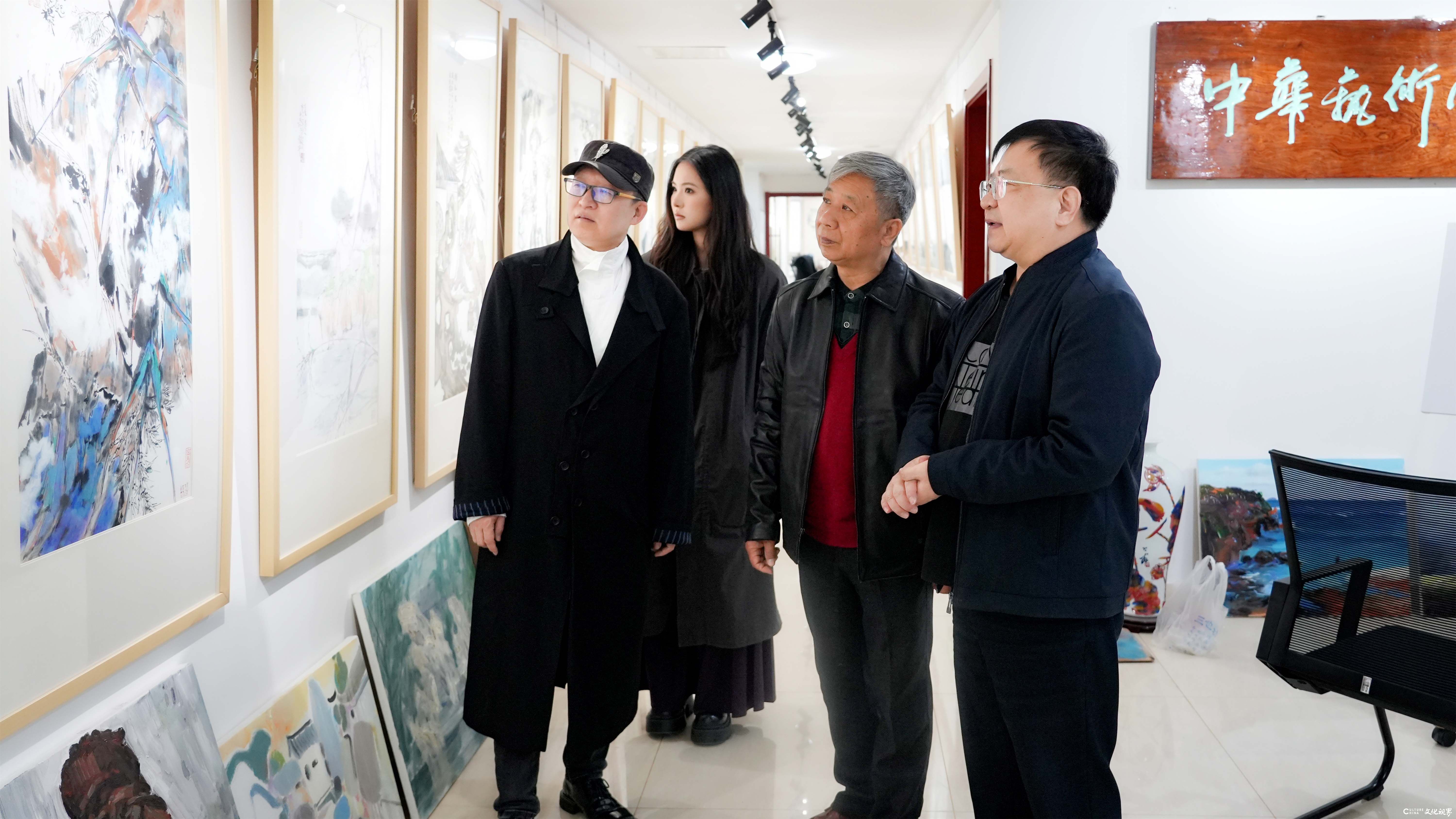走向无边的大地——著名艺术家王刚走进文化视界