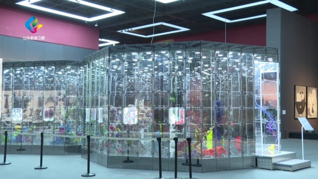 网红打卡丨济南国际双年展·邓国源装置艺术《诺亚花园ii》：一个万花筒般的梦境花园