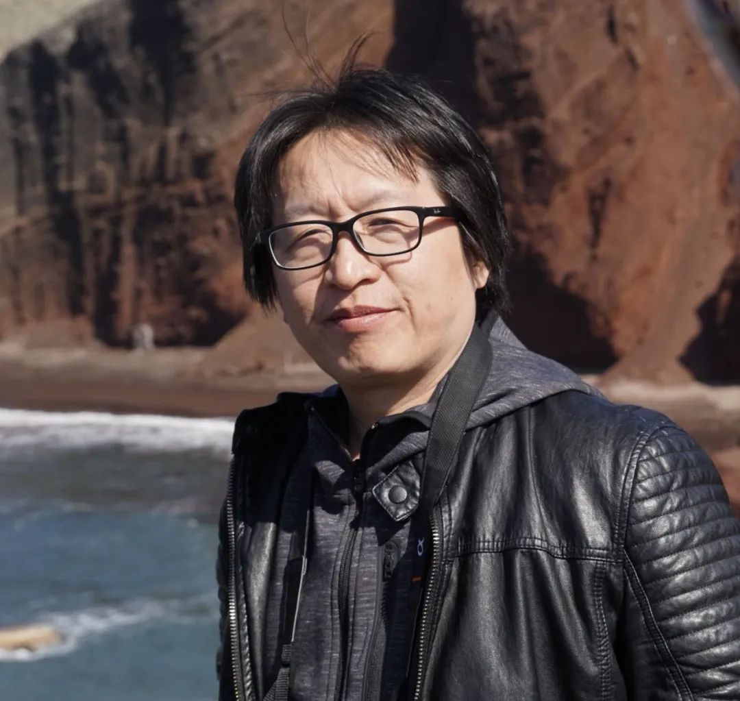 赵培智·人物画丨绘于抽象与具象之间，通过敏锐的笔触直视人心