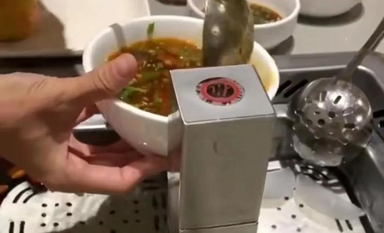 一个锅底30元左右，海底捞“必须点锅底”引热议