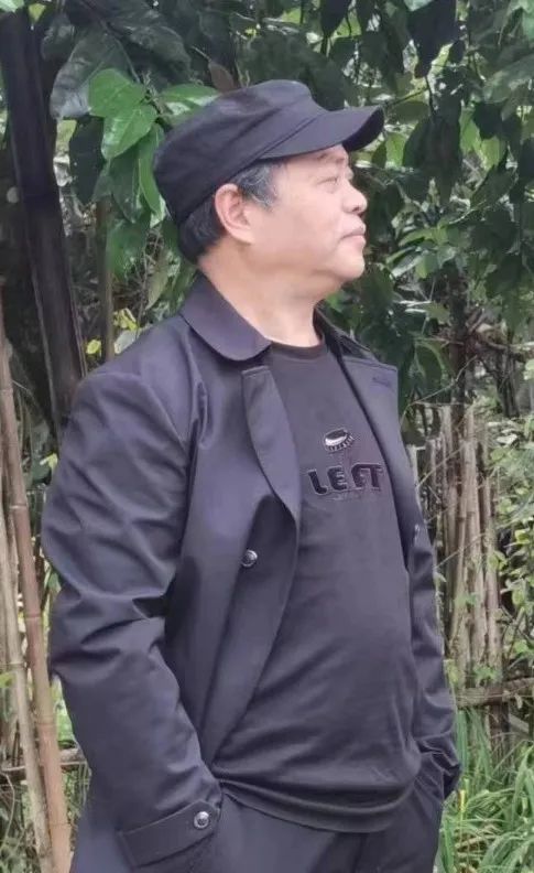张剑·山水画 | 巧妙地运用综合技法，将天地灵气与山川神意相融合而化为无迹
