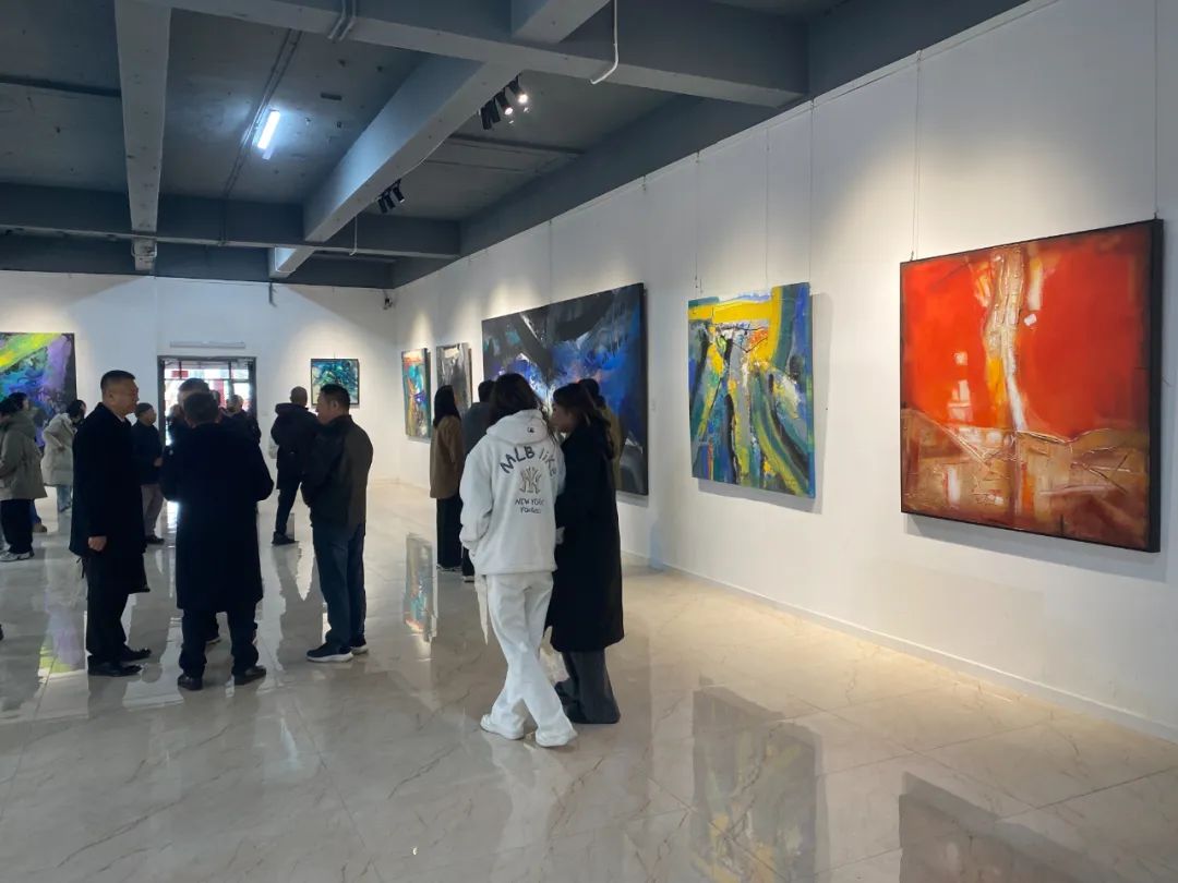 “大象有声——詹保国抽象艺术作品展”昨日在威海开展
