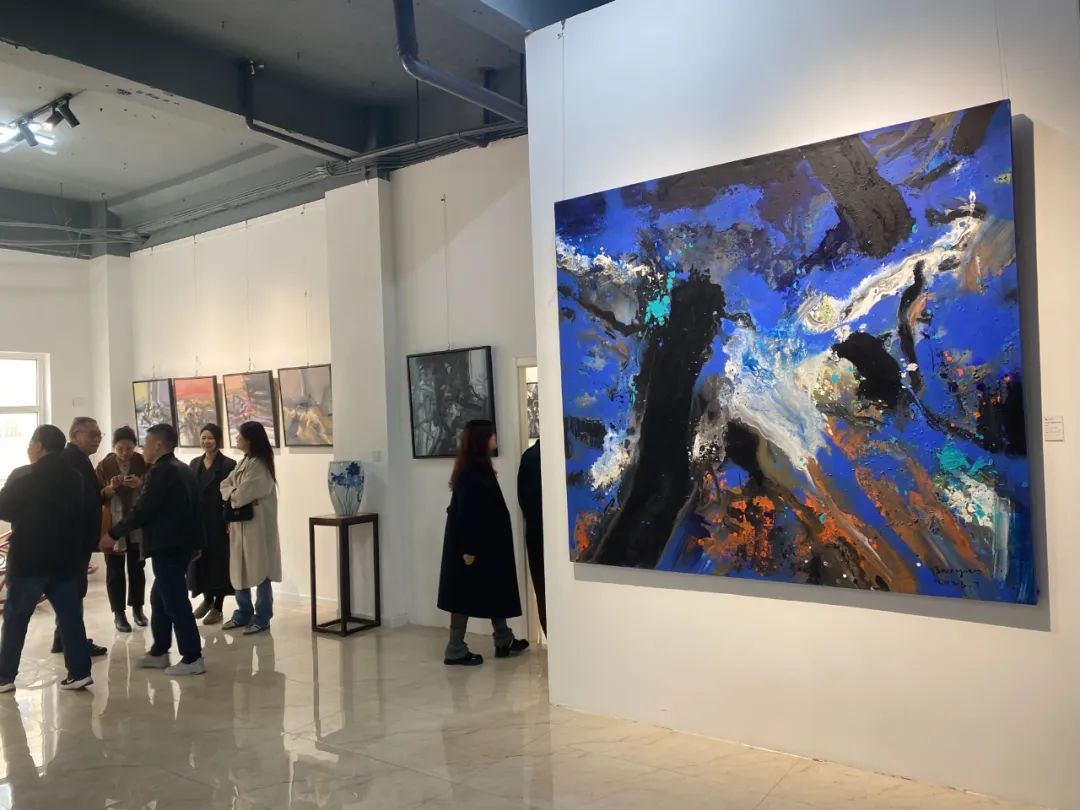 “大象有声——詹保国抽象艺术作品展”昨日在威海开展