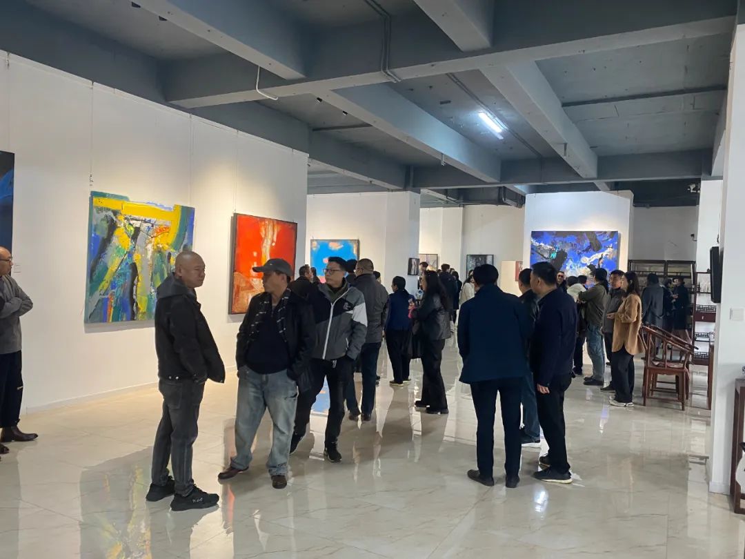 “大象有声——詹保国抽象艺术作品展”昨日在威海开展
