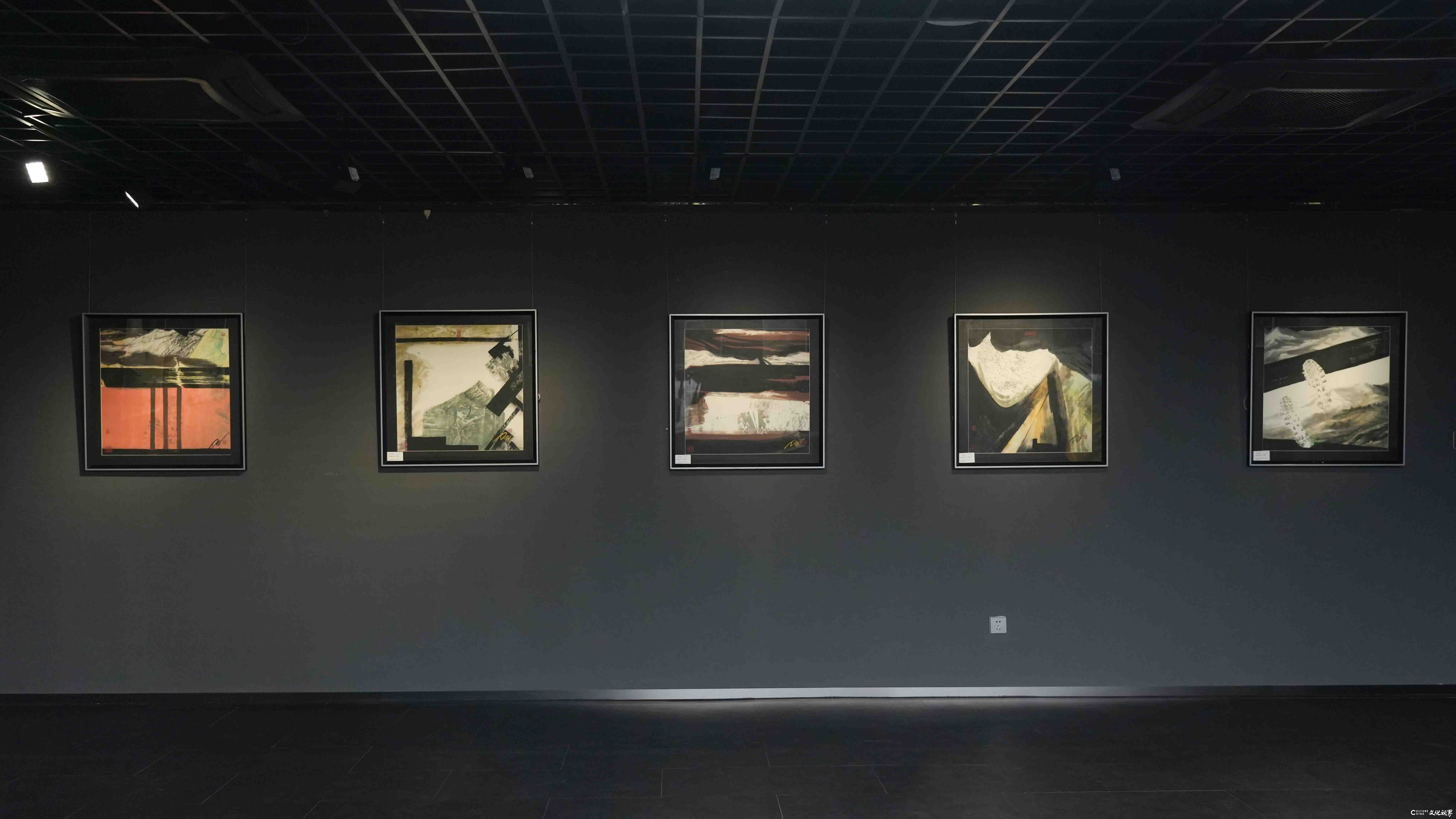 “流金岁月——杜仲增从艺70年书画印作品回顾展”昨日在济南开幕
